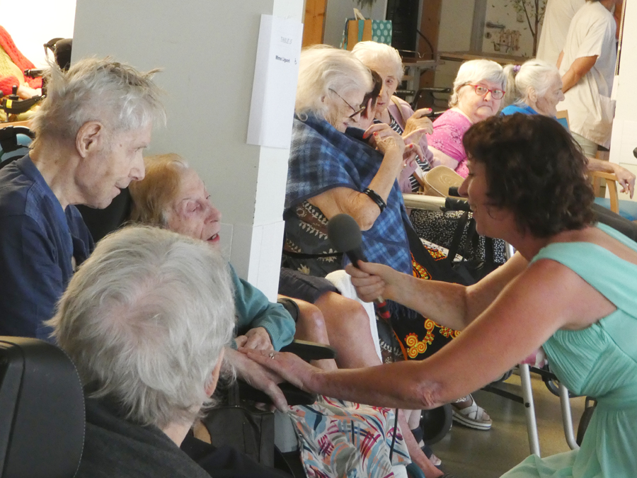 Concert Les Chanteuses Joyeuses EHPAD Les Pergolines Sete 260605-12