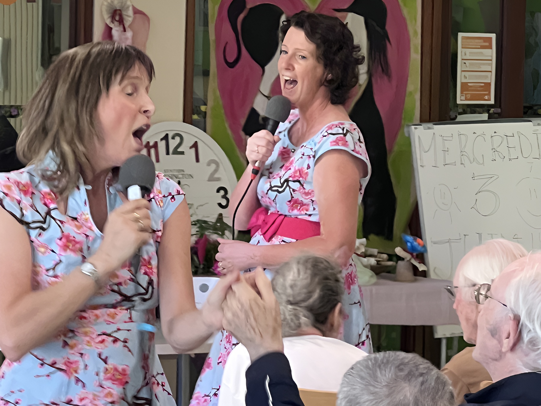 upscaled_Concert Les Chanteuses Joyeuses EHPAD Le Madelon Cournonsec 260603-4